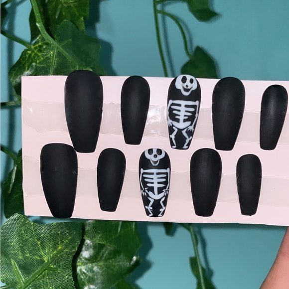 HALLOWEEN PRESS ON NAILS - Picture 3 of 3